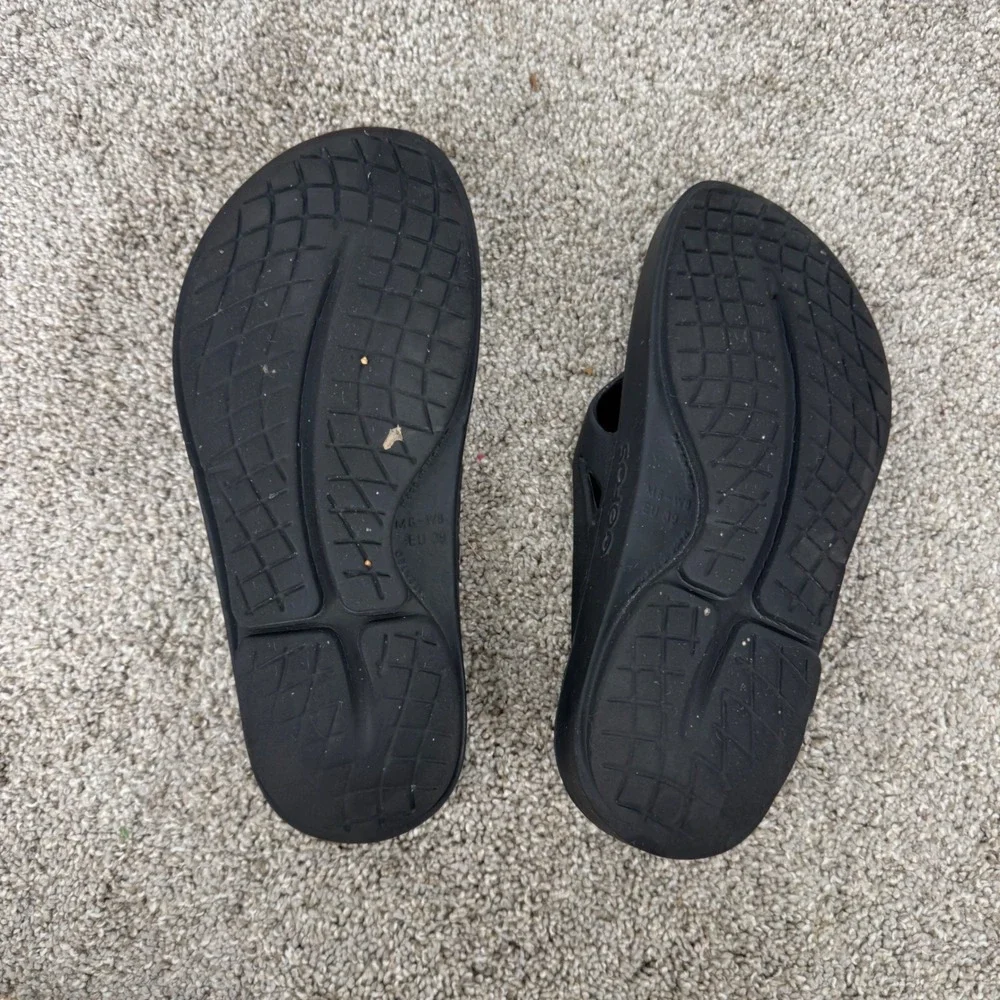 OOFOS OOriginal Recovery Sandal Black Thong Flip Flop Womens 8 Mens 6 EU 39
